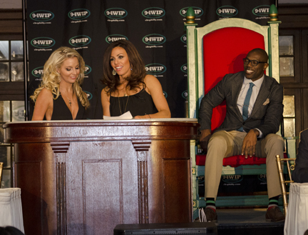 Julie Dorenbos_Susie_Celek_Terrel_Owens